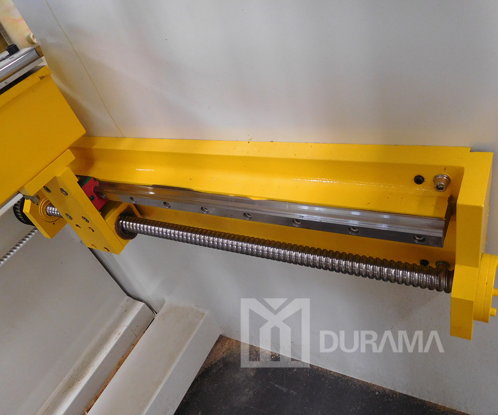 Máquina plegadora hidráulica DRPK-20032 con CNC ESTUN E210